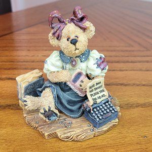 Boyds Bears Resin #228318 Ms. Friday "Take This Job"